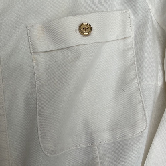 Woman’s prich button down shirt - Picture 6 of 12